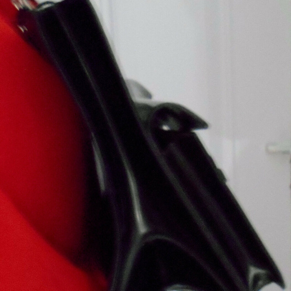 BCBGIRLS BLACK FAUX‎ LEATHER SHOULDER BAG - Picture 2 of 8